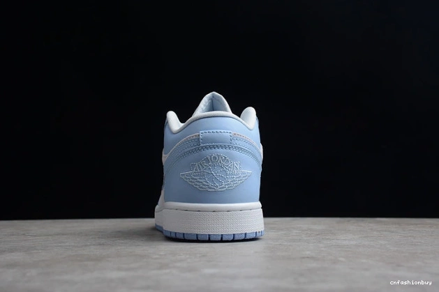 1 DC0774-050 Blue University Jordan (W) Low 1117